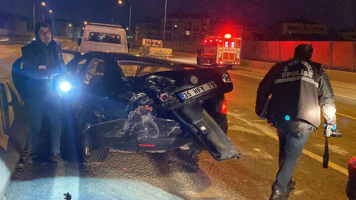 İzmir'de trafik kazası: 1 ölü 2 yaralı