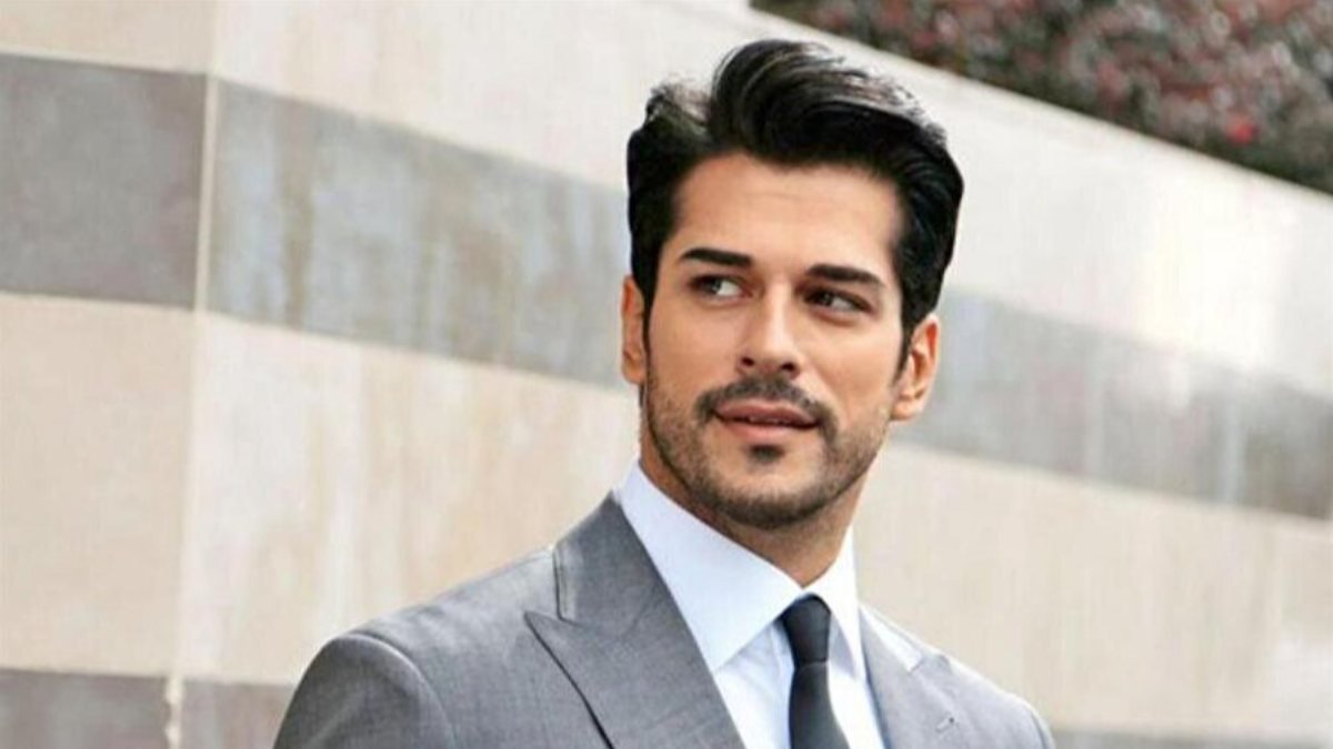 Burak Özçivit'in bu karelerini Fahriye Evcen görse tanıyamaz! 'Ünlü olmadan önce Bağcılar çocuğuymuş'