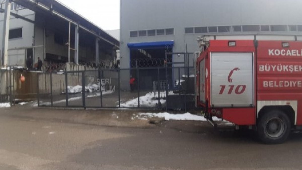 Kocaeli'de fabrikada döküm sırasında parlama: 3 işçi yaralandı