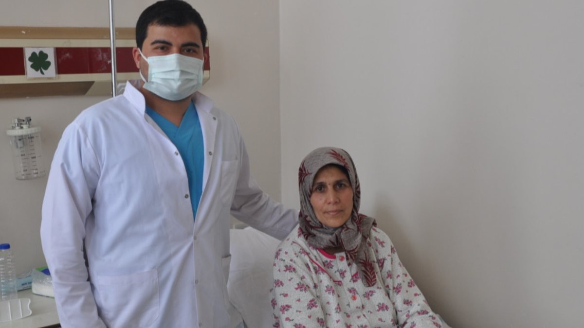 Kars'ta karnından ameliyatla 5 kiloluk kitle alındı