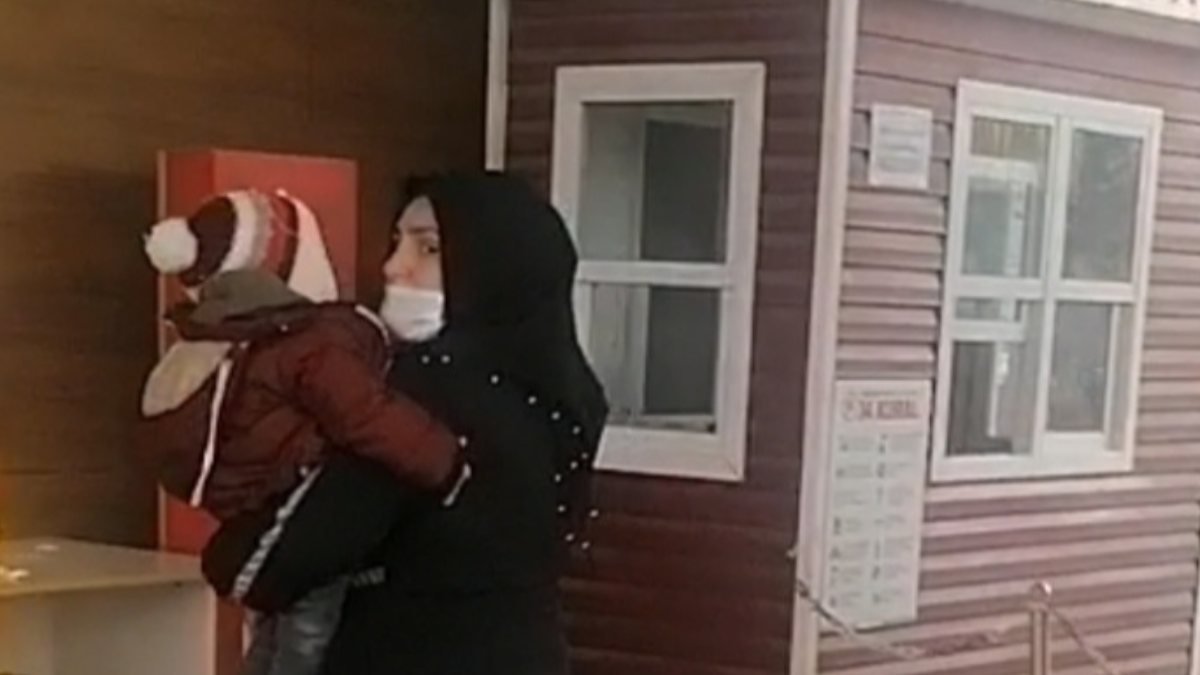 Bursa'da madeni para yutan bebek, hastanelik oldu