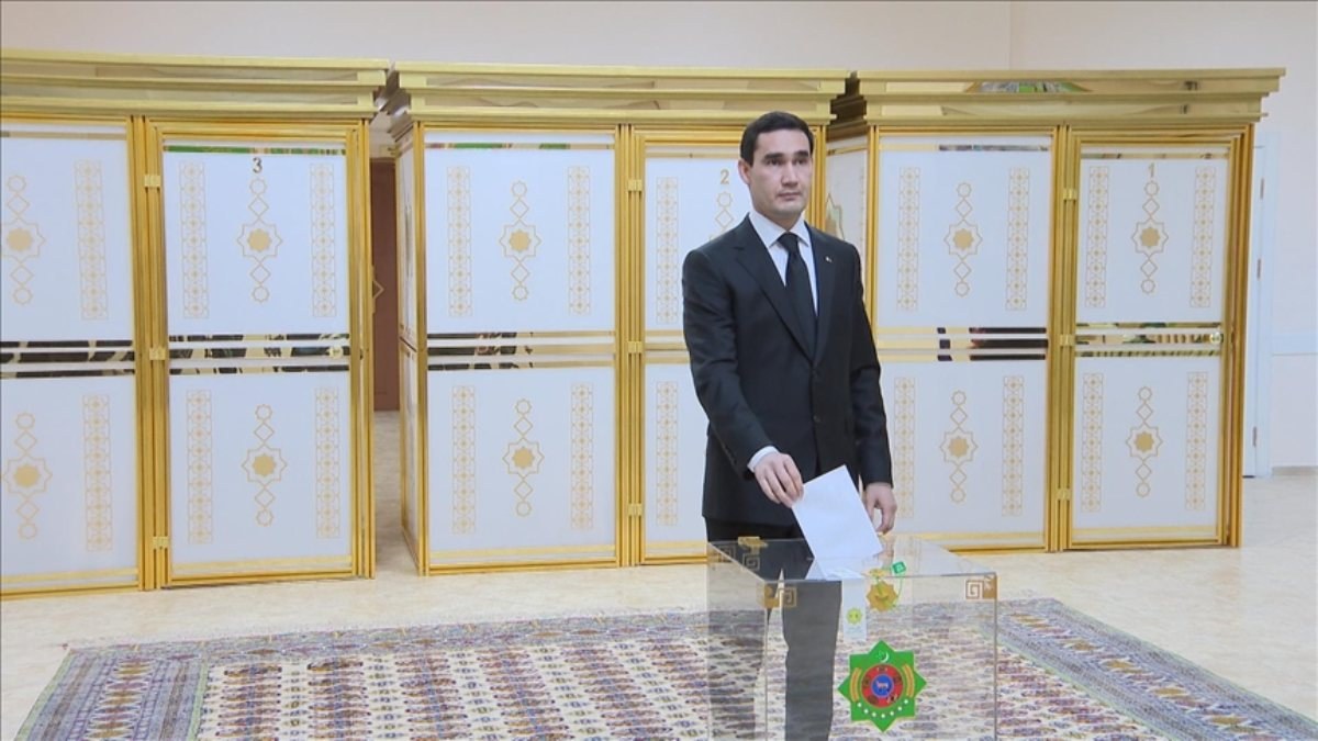 Türkmenistan Devlet Başkanı Serdar Berdimuhamedov oldu