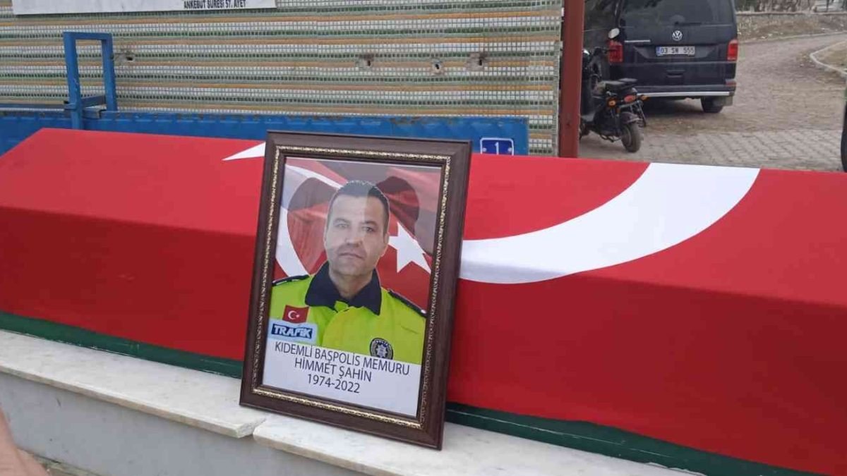 Mardin'de kalp krizi nedeniyle hayatını kaybeden polis, sonsuzluğa uğurlandı