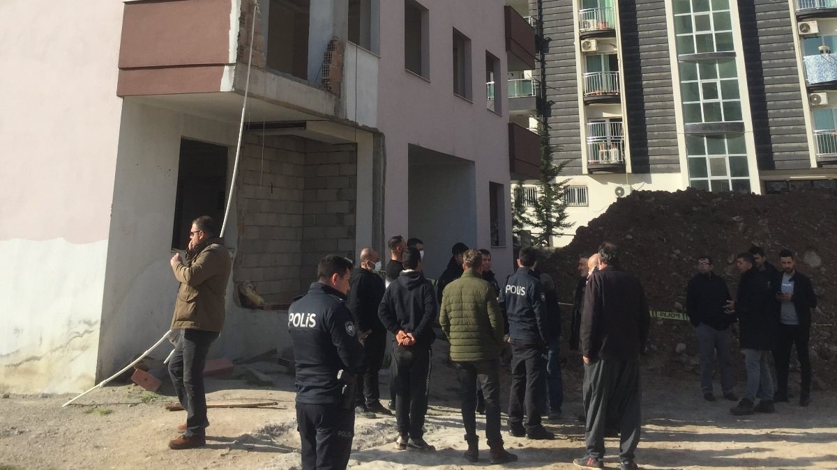 Adana'daki hırsız bekçiden kaçarken inşaattan düştü