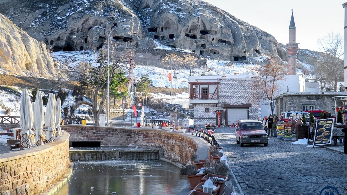 Konya'nın tarihi Sille Mahallesi turistlerin gözdesi oldu