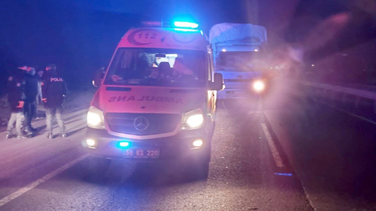 Tekirdağ'da yolun karşısına geçmek isterken taksi çarptı, hastanede öldü