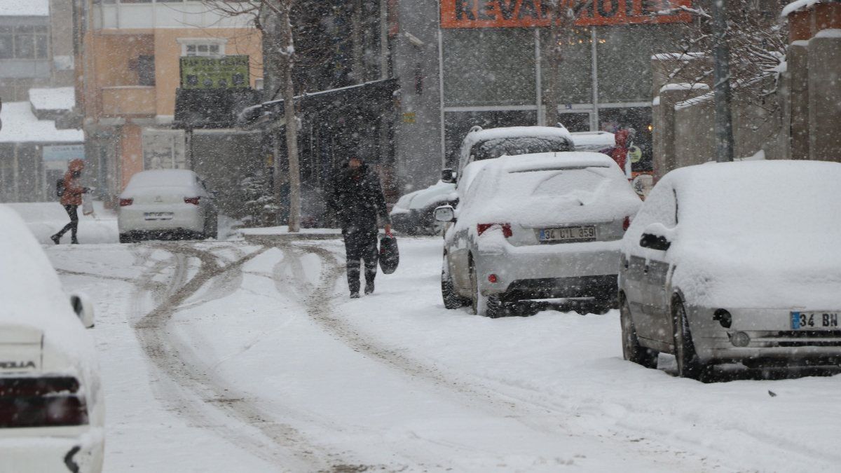 Van'da 318 yerleşim yerine ulaşım sağlanamıyor