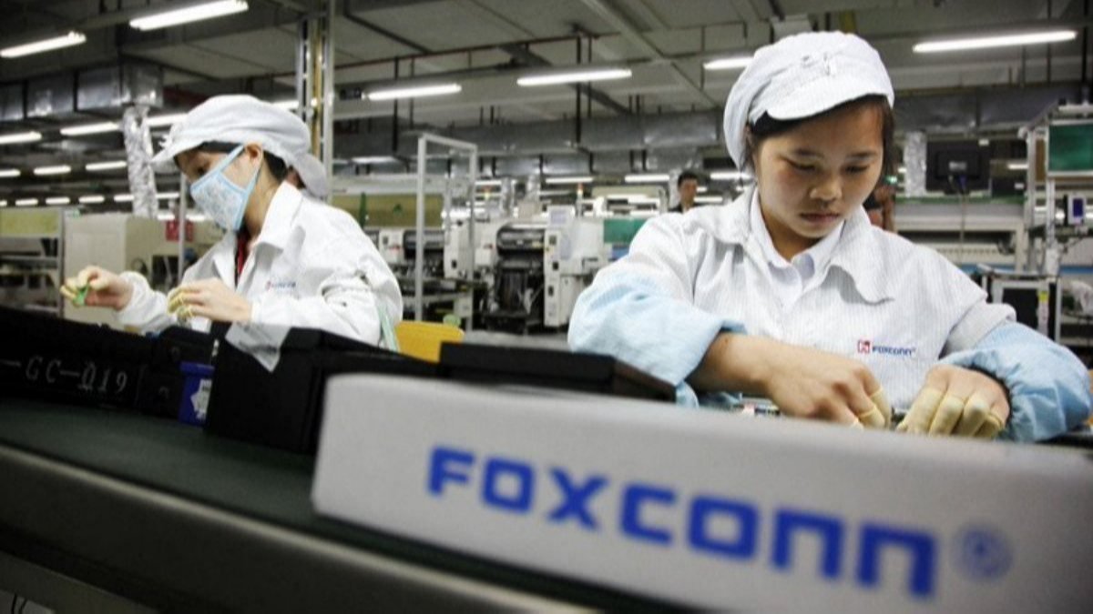 iPhone üreticisi Foxconn, fabrikalarını yeniden açtı