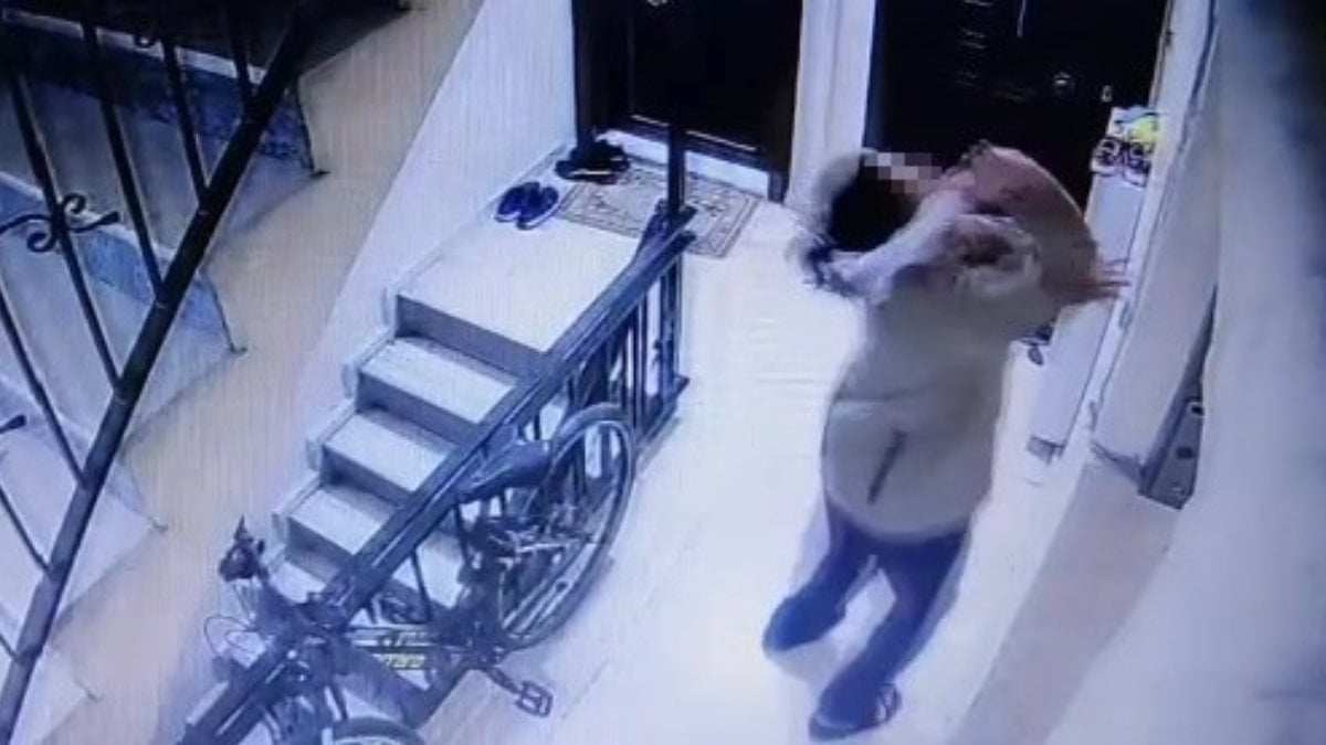 İstanbul'da komşu kabusu: Kapıda çıplak adam var, evime giremiyorum