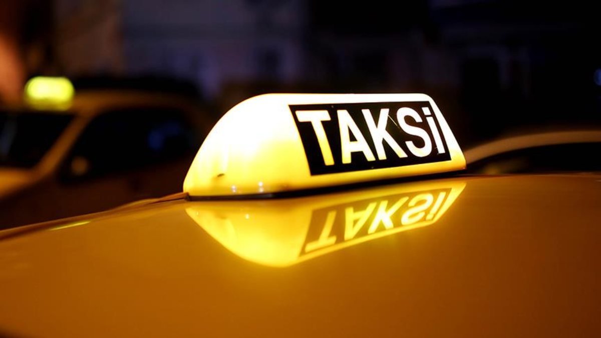 İzmir'de taksi ücretine zam yapıldı