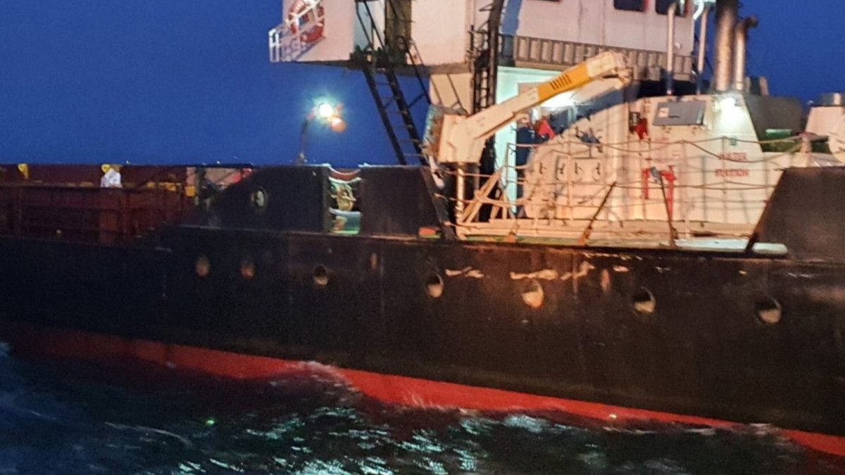İstanbul Boğazı girişinde kargo gemisiyle balıkçı teknesi çarpıştı 