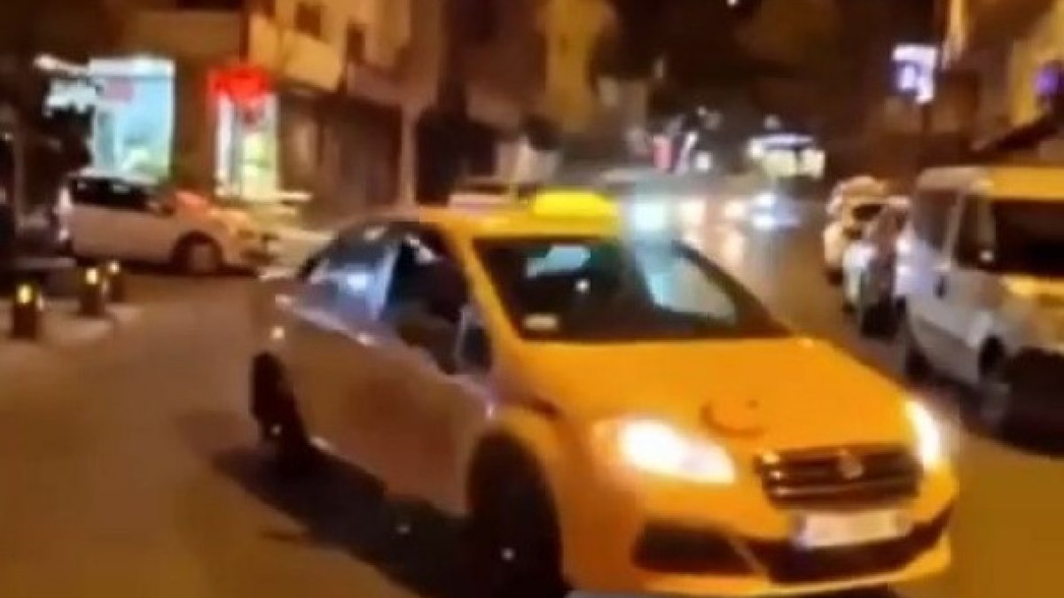 İstanbul'da bir taksici trafikte drift attı