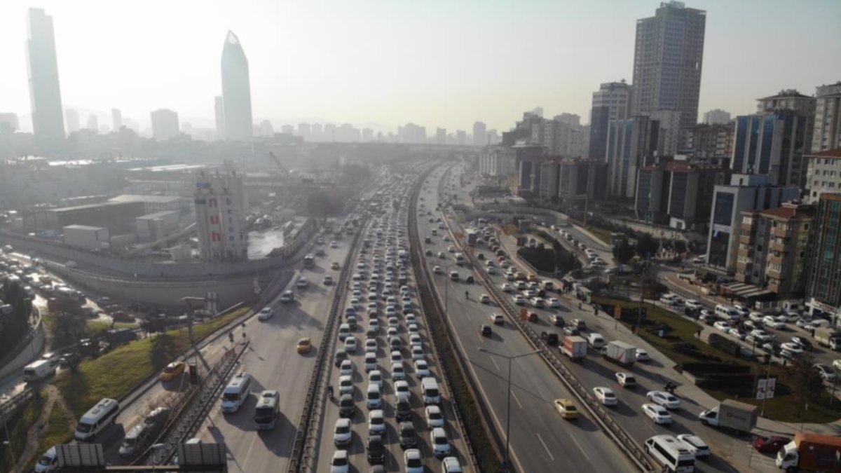 İstanbul’da trafik yüzde 60’ı buldu