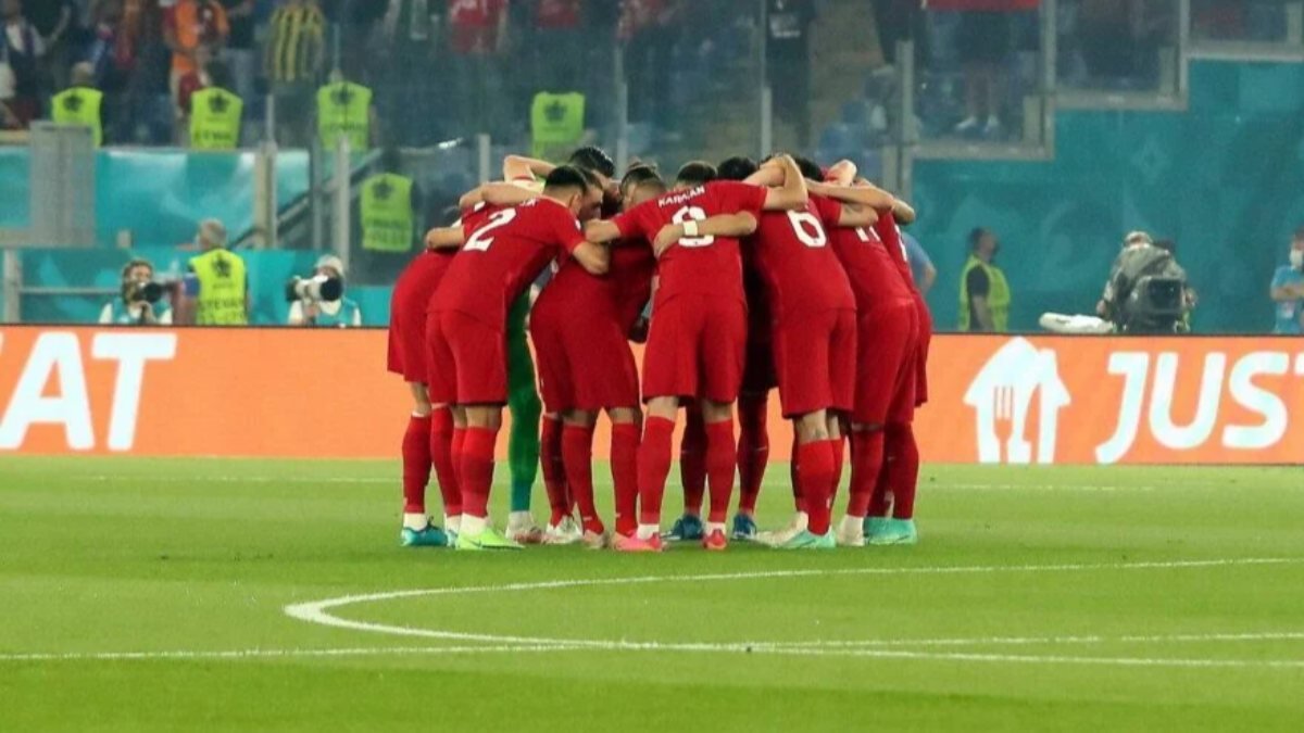 Türkiye - İtalya maçının ilk 11'leri