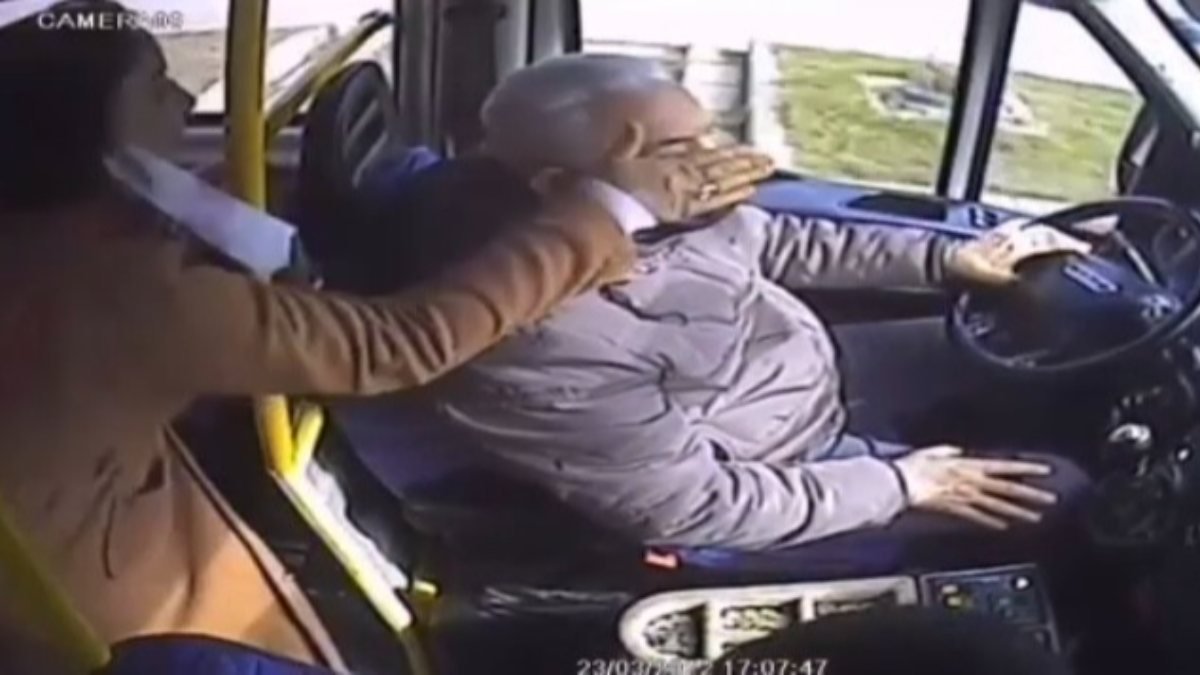 İstanbul'da kadın yolcu minibüs şoförüne tokat attı