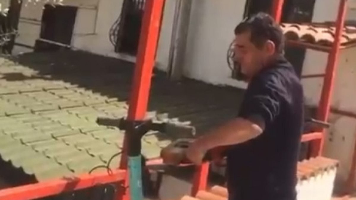 Antalya'daki işletmeci, restoranının önüne bırakılan scooter bağlantı kablolarını kesti