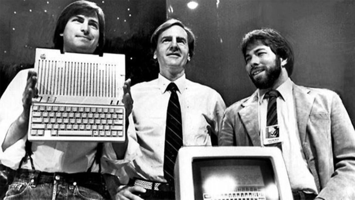 1 Nisan 1976: Steve Jobs, Steve Wozniak ve Ronald Wayne Apple'ı kurdu