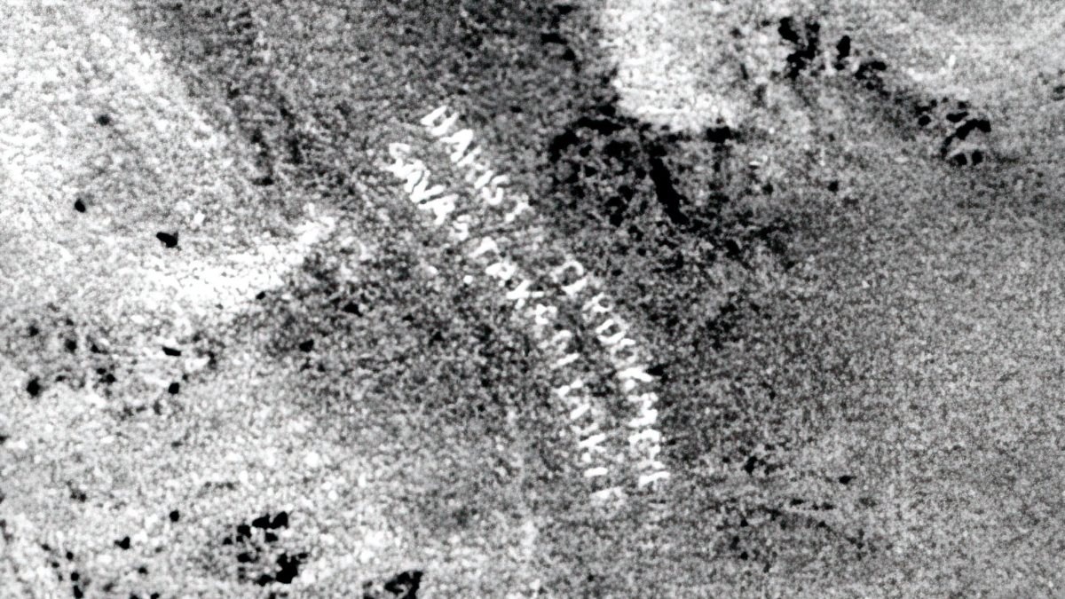 46 yıl önceki uçak fotoğrafı kaybolan mesajı ortaya çıkarttı