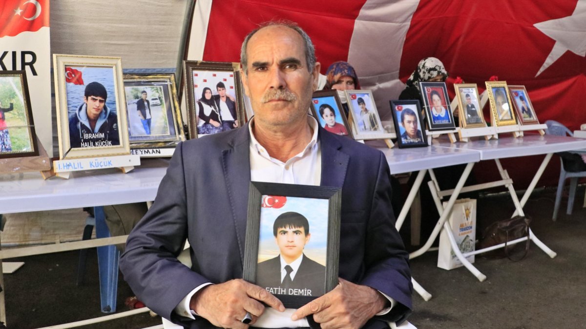 Diyarbakır'da evlat nöbeti tutan babanın kararlılığı