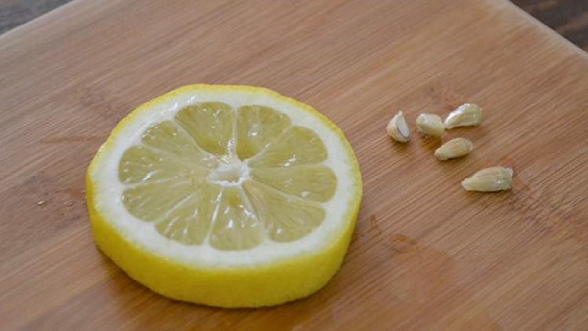 Limon çekirdeklerini sakın çöpe atmayın! Binbir derde şifa oluyor...