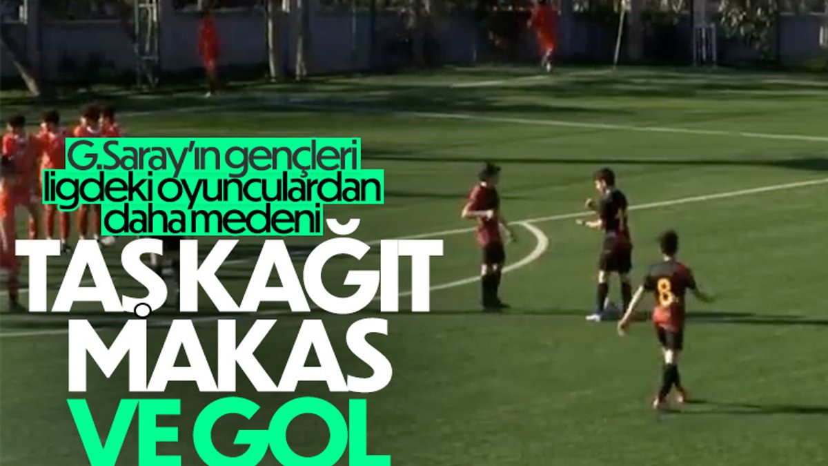 Galatasaray'ın U15 maçında serbest vuruşu kullananı 'taş, kağıt, makas' belirledi
