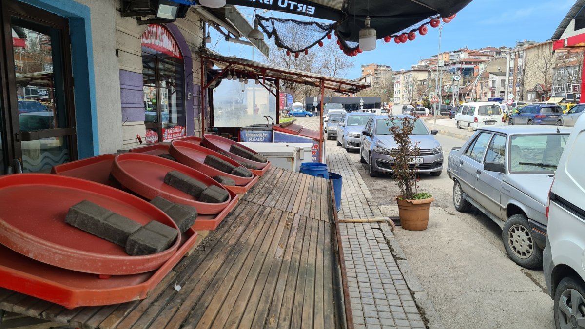 Zonguldak'ta balıkçılar mayın korkusundan tezgah açamıyor