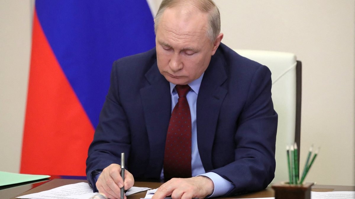 Vladimir Putin: Batı ekonomideki hatalarını Rusya'ya yıkmaya çalışıyor