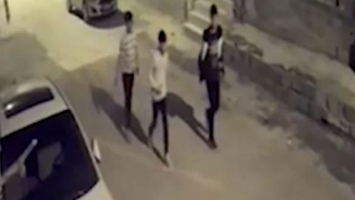 Gaziantep'te arabaların lastiklerini kesen çocuklar yakalandı