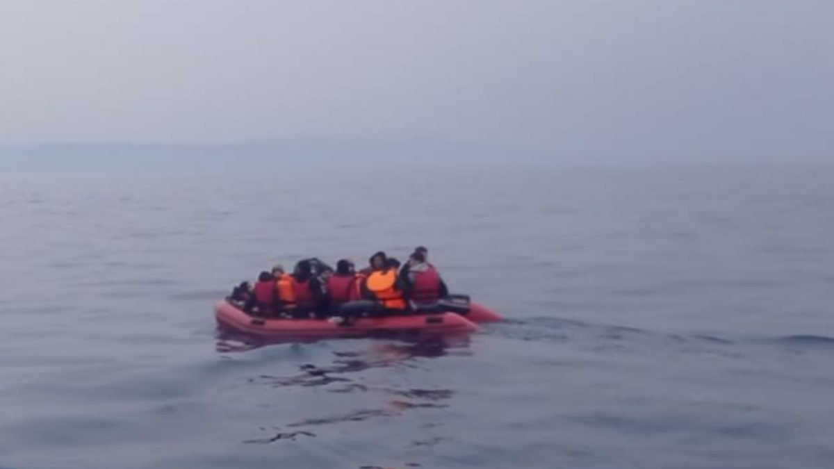 Balıkesir’de, 17 kaçak göçmen yakalandı