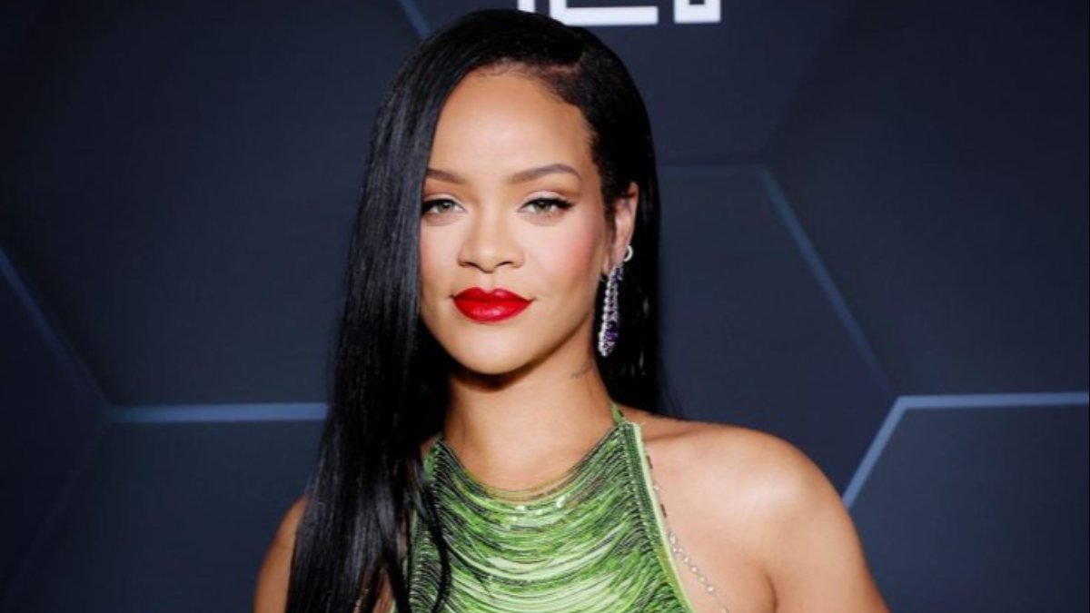 Rihanna milyarderler kulübünde