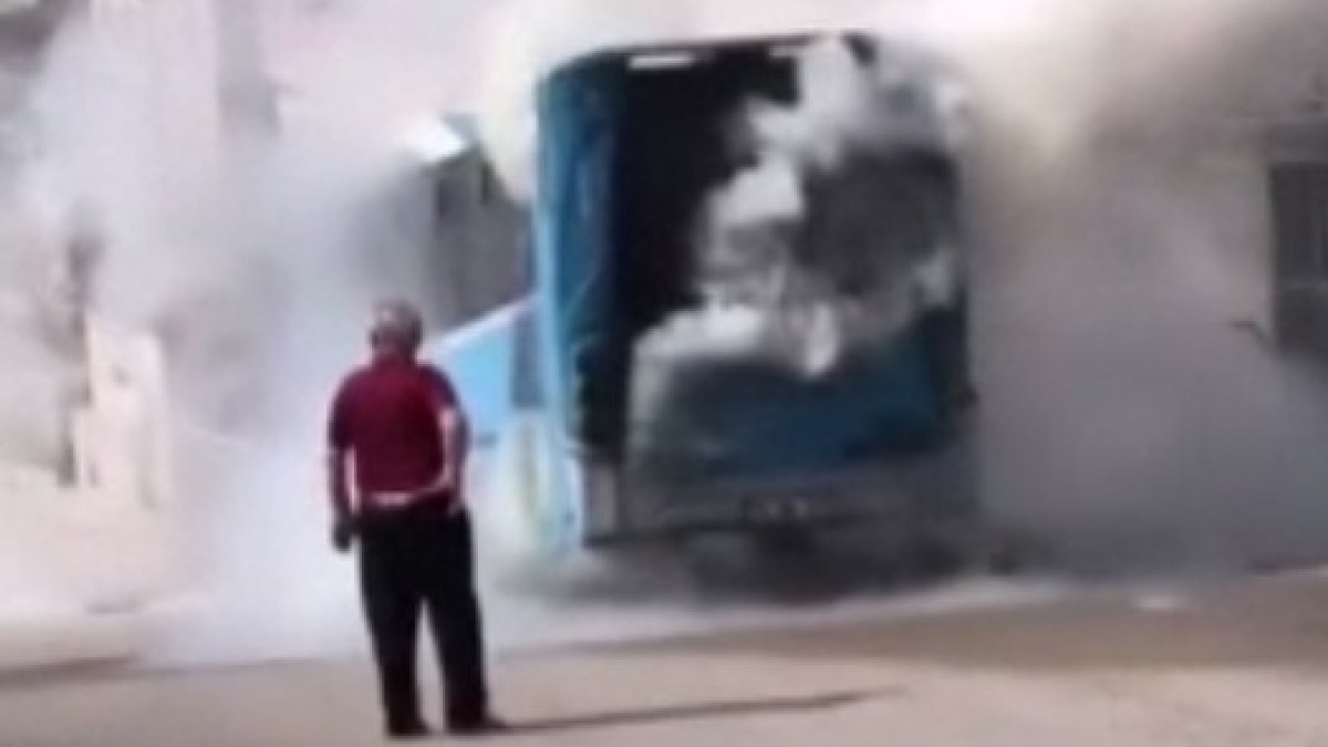 Karabük'te bir halk otobüsü seyir halindeyken alev aldı