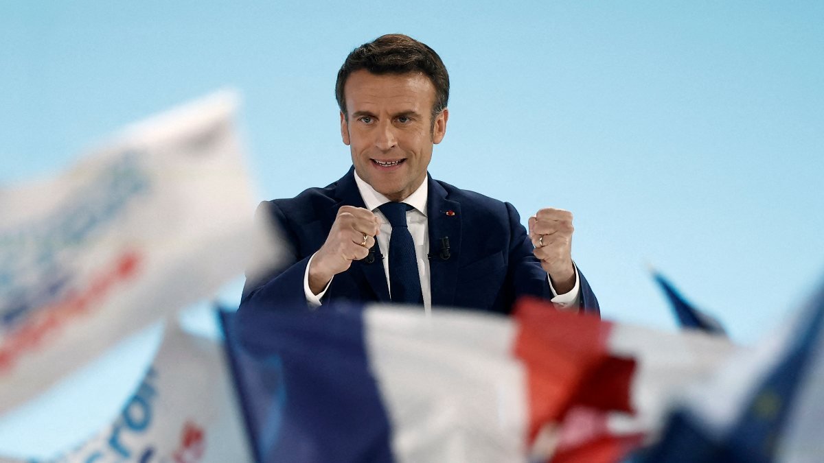 Fransa'da ilk turda kaybeden adaylardan Macron'a destek çağrısı