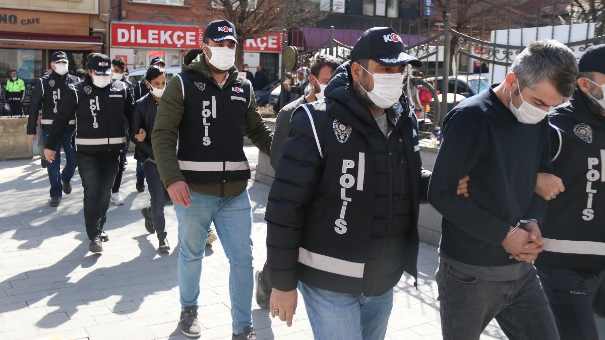 Eskişehir’de silah ticareti operasyonu: 11 gözaltı