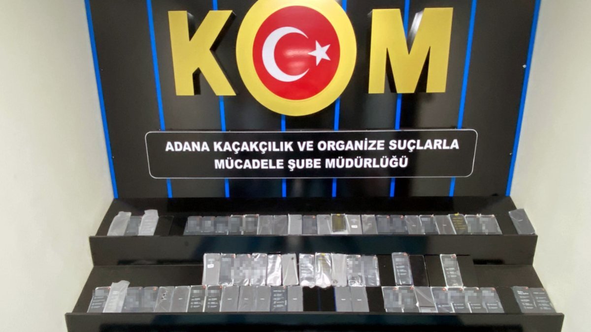 Adana'da 205 kaçak cep telefonu ele geçirildi