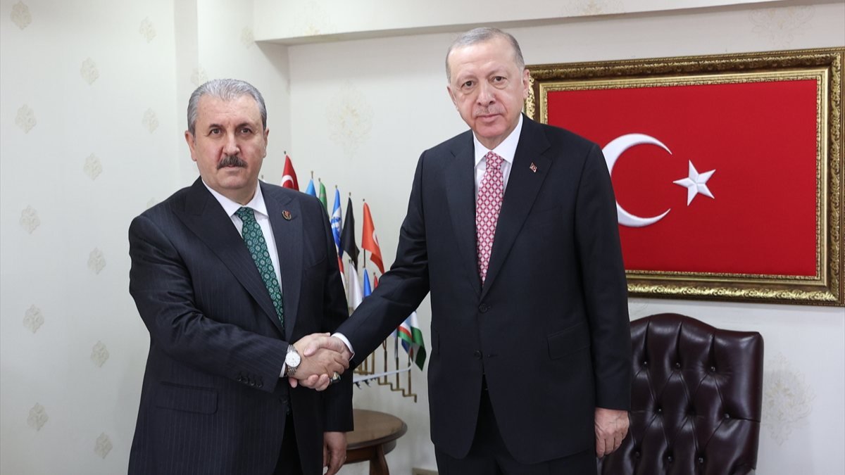 Cumhurbaşkanı Erdoğan'dan Mustafa Destici ziyareti