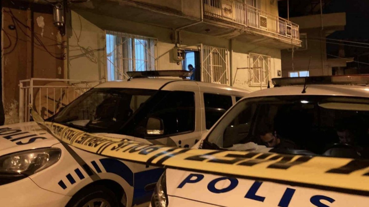 İzmir'de çocuklarını görmek için eski kocasının evine giden kadın öldürüldü