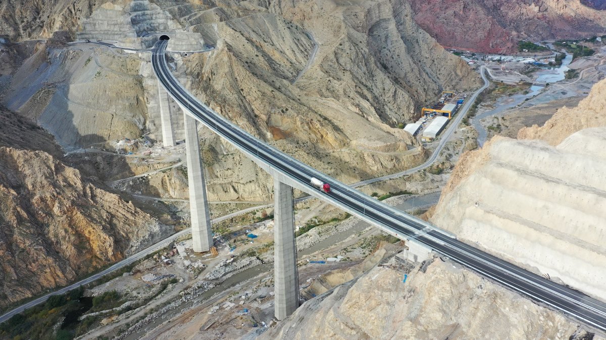 Yusufeli Barajı için yapılan 39 tünel, doğal güzelliği korudu