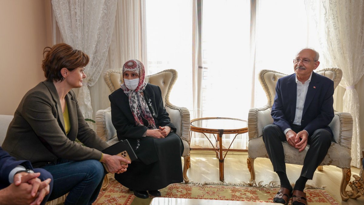Kemal Kılıçdaroğlu'ndan Zekeriya Beyaz'ın ailesine taziye ziyareti