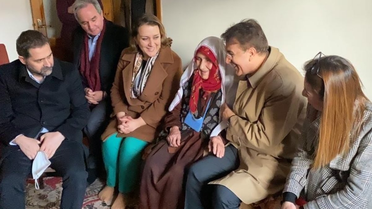 Erzurumlu 105 yaşındaki nineden Cumhurbaşkanı'na duygu yüklü dua