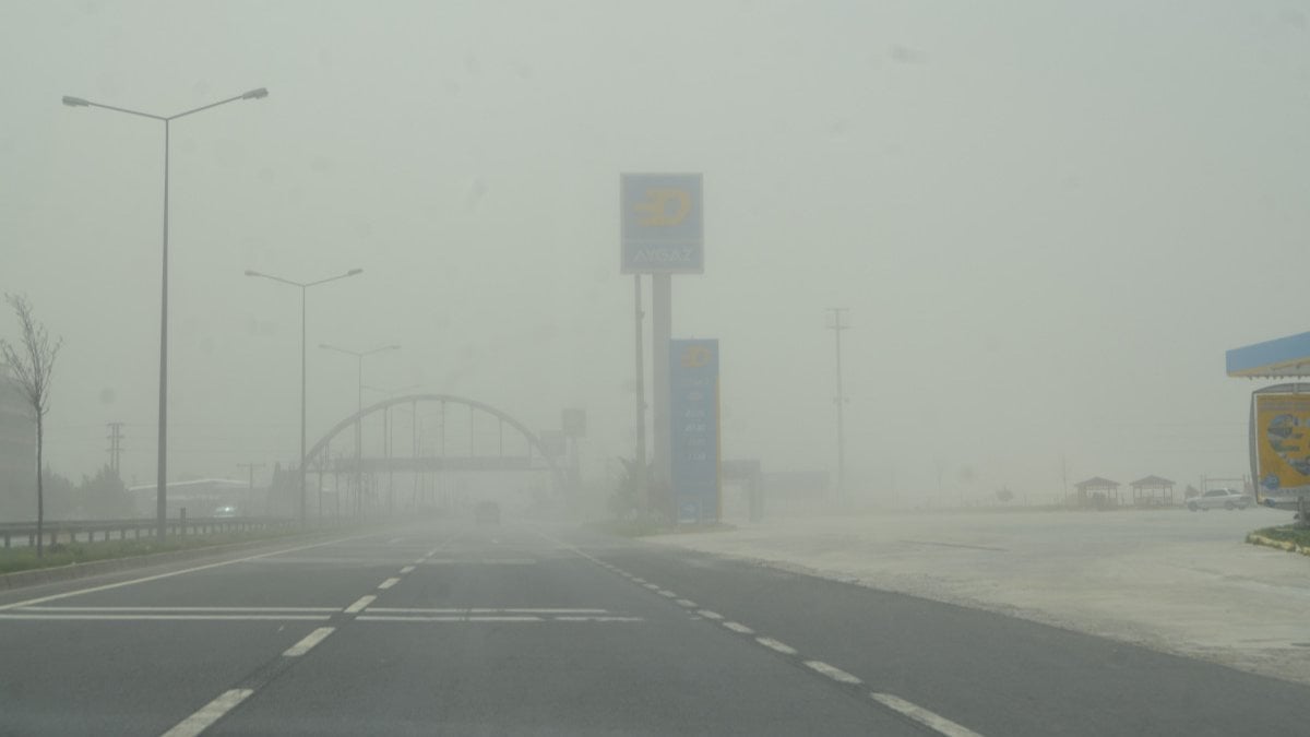 Kum fırtınası, Aksaray-Adana yolunu kapattı