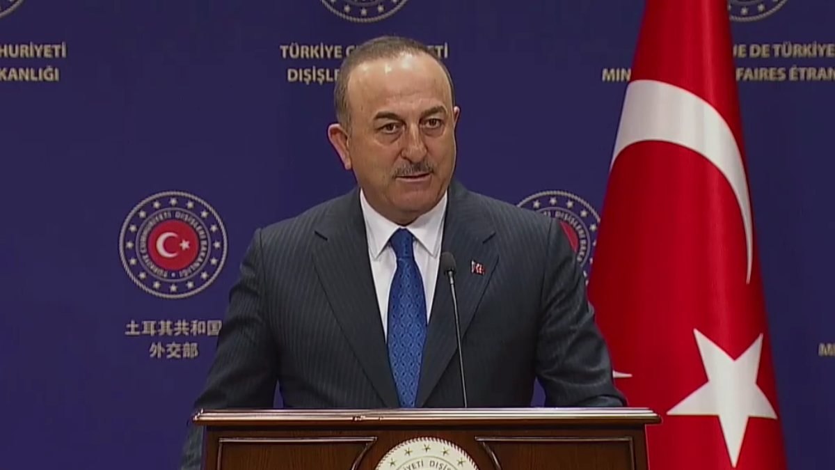 Mevlüt Çavuşoğlu'ndan ırkçı yaklaşımla mücadele açıklaması