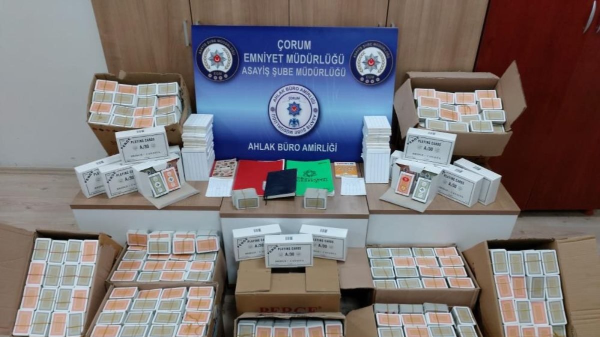 Çorum polisinden dernek binasına kumar baskını