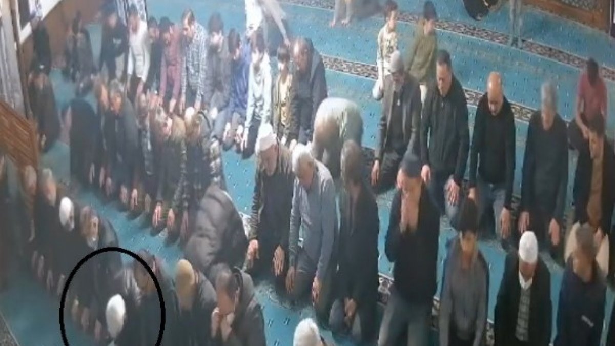 Sinop'ta bir kişi, camide namaz kıldığı sırada hayatını kaybetti