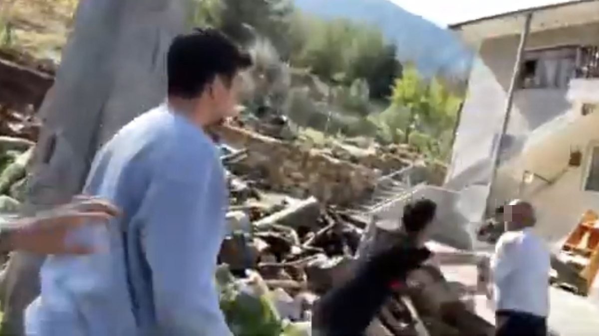 Antalya’da köpek gezdirme kavgası: Muhtar, odunla saldırmaya kalktı