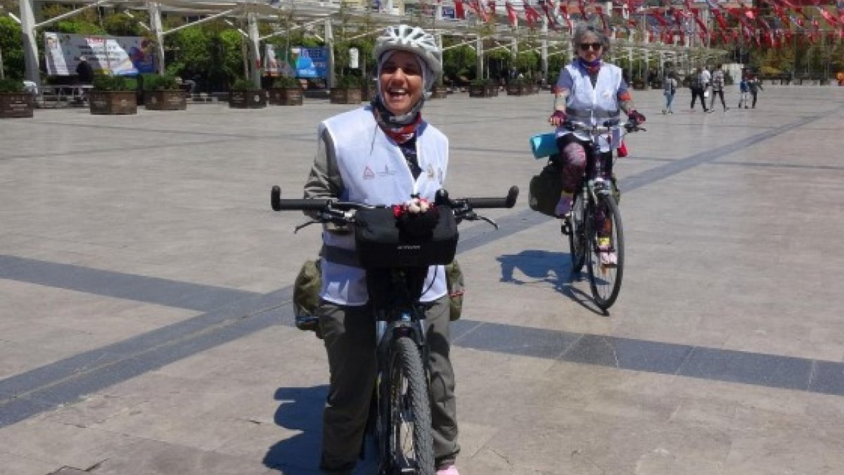 İzmir'de kanseri yenen kadın bisikletle Anadolu turuna çıktı