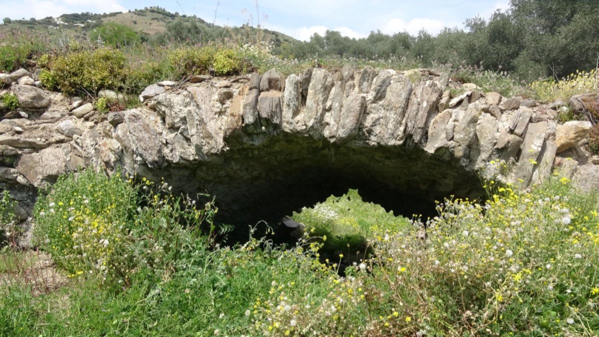 Aydın'da 1800 yıllık kanalizasyon sistemi keşfedildi
