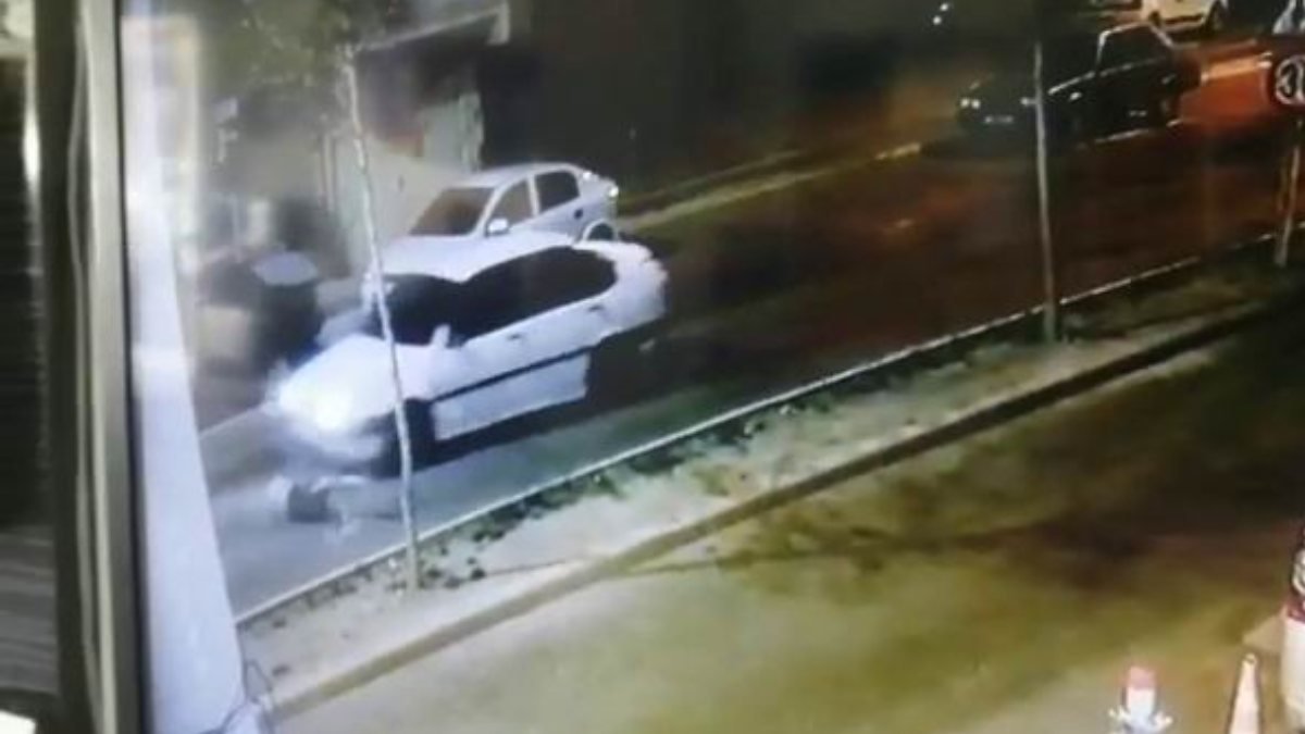 Elazığ'da köpekten kaçan çocuğa otomobil çarptı