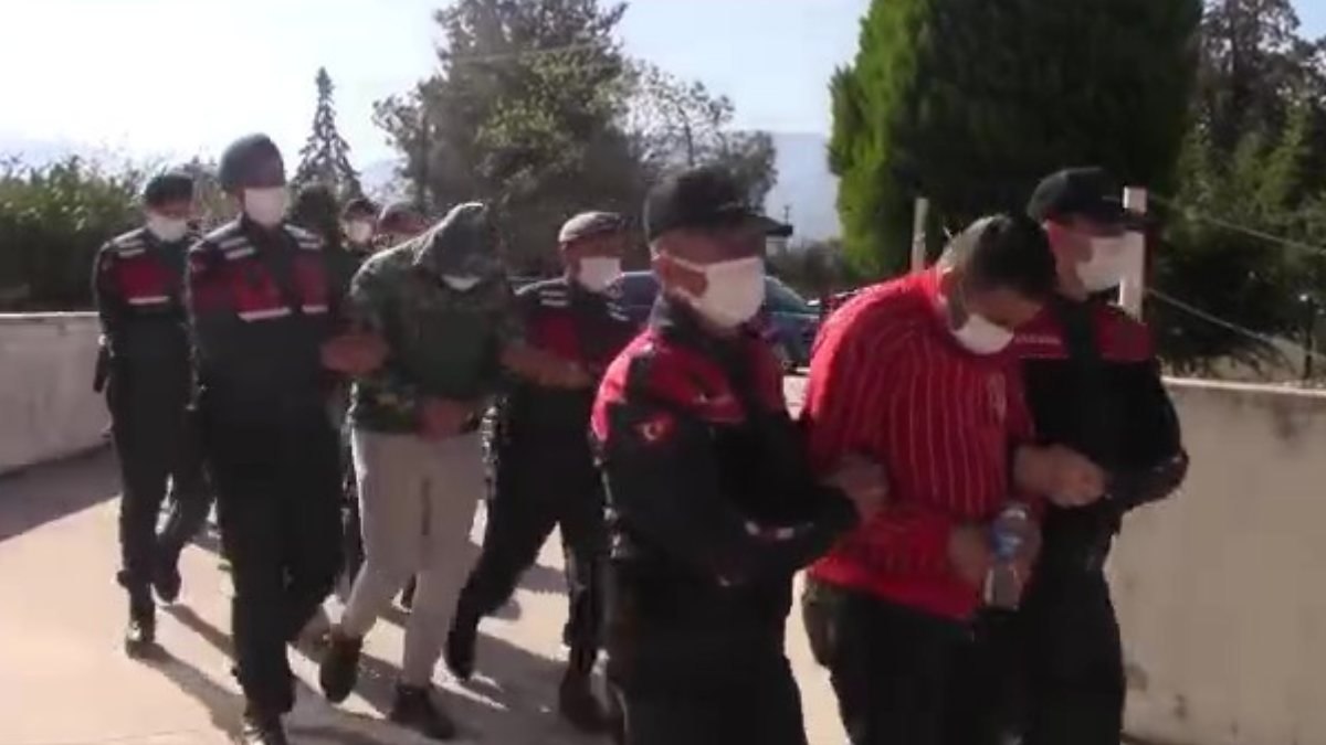 Denizli'de öğrencilere uyuşturucu satan şahıslar yakayı ele verdi