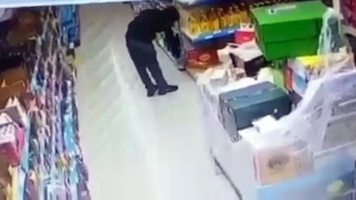 Esenyurt’ta market çalışanlarından hırsıza dayak