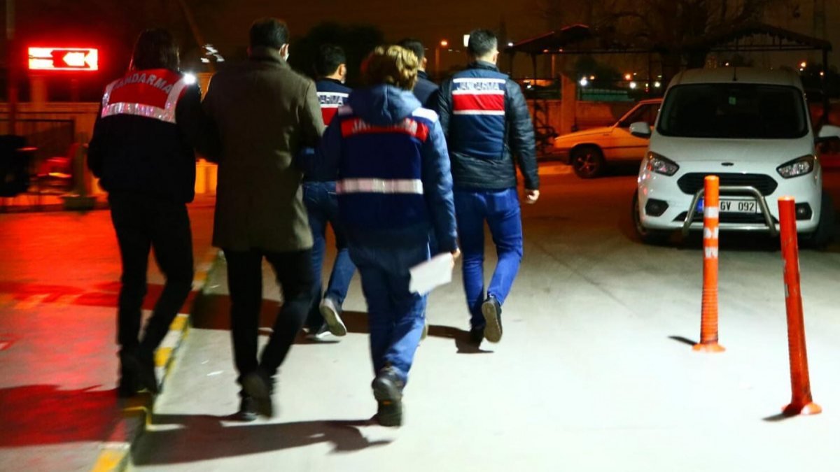İzmir merkezli 31 ilde FETÖ operasyonu: 16 tutuklama